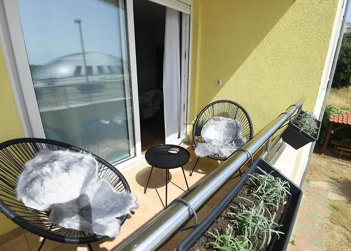 Visnjik- Free Private Parking * Zara