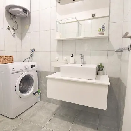 Visnjik- Free Private Parking Задар